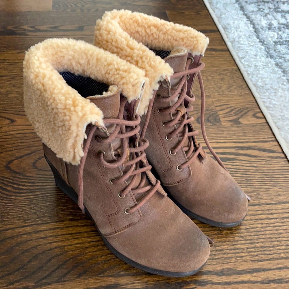 Ugg Zea Boots